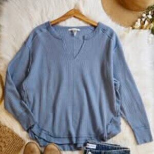 Urban Daizy waffle knit top, size Medium